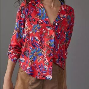 Anthropologie Printed V-Neck Button Front Top in Red. Size S